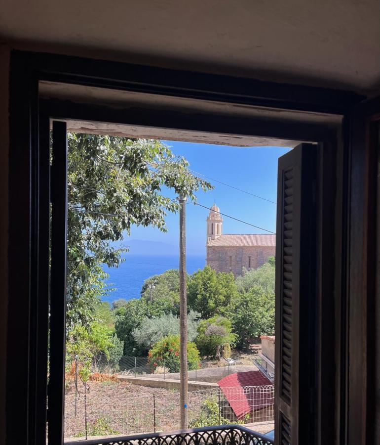 Charmant Duplex Au Coeur De Cargese Vue Mer エクステリア 写真